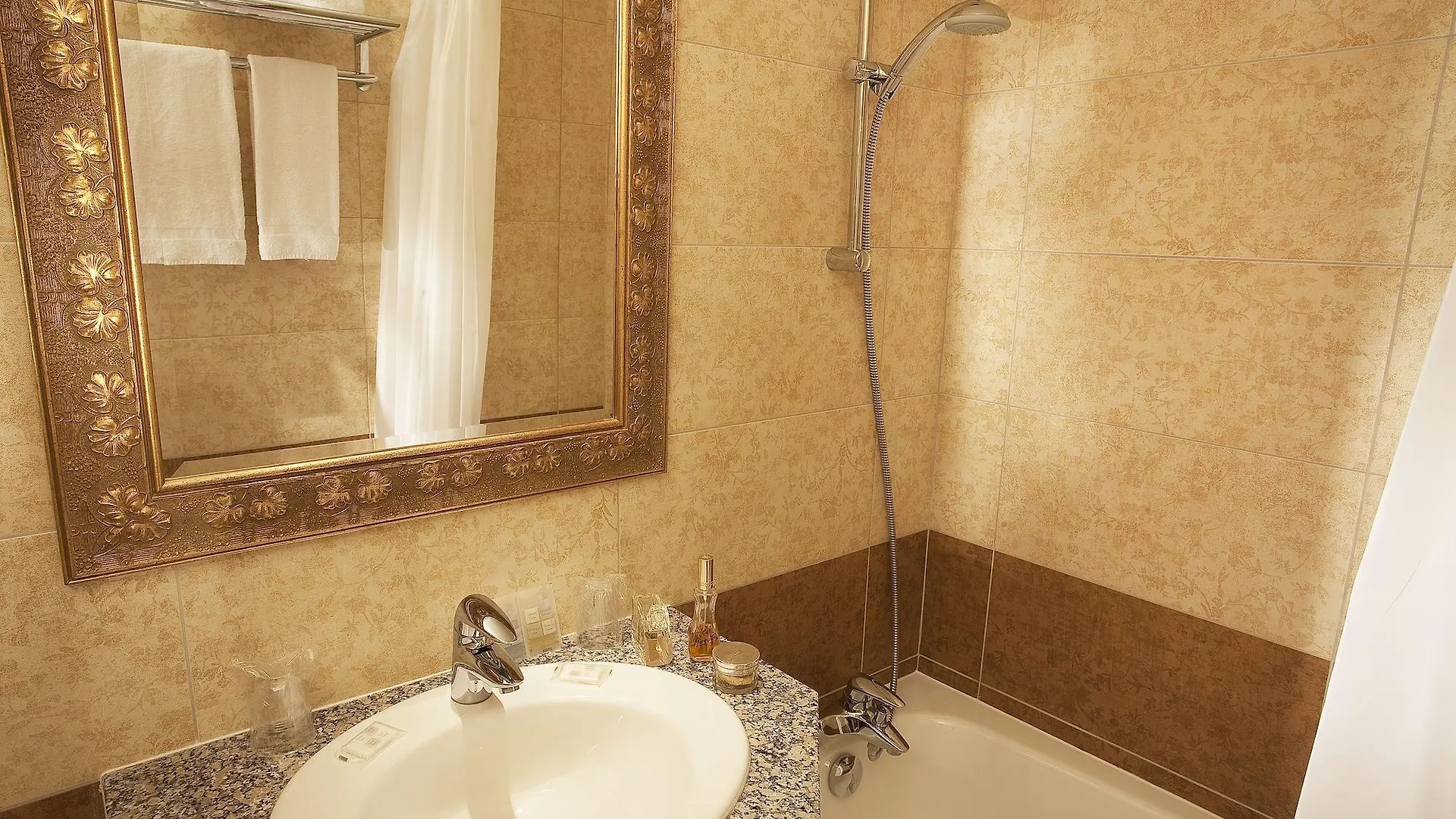 Hotel D'Albion Parigi 3*,