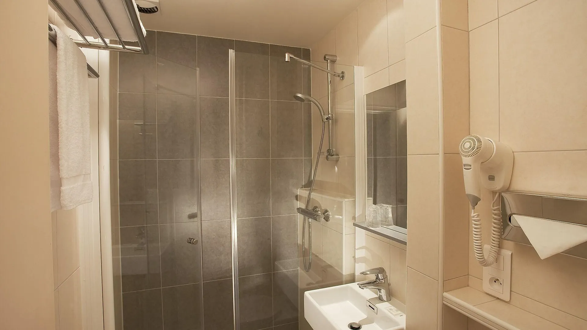 Hotel D'Albion Parigi